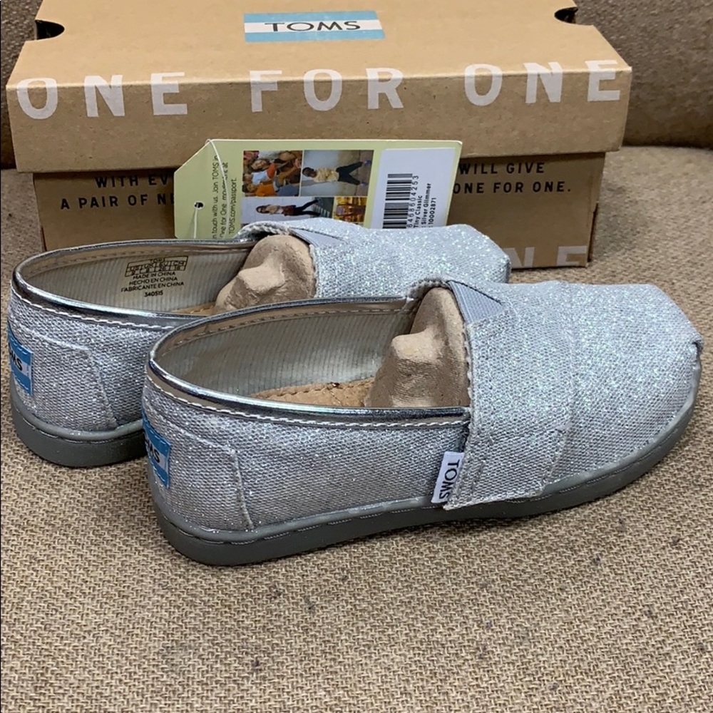Toms silver glimmer rubber sole shoes girls tiny 9